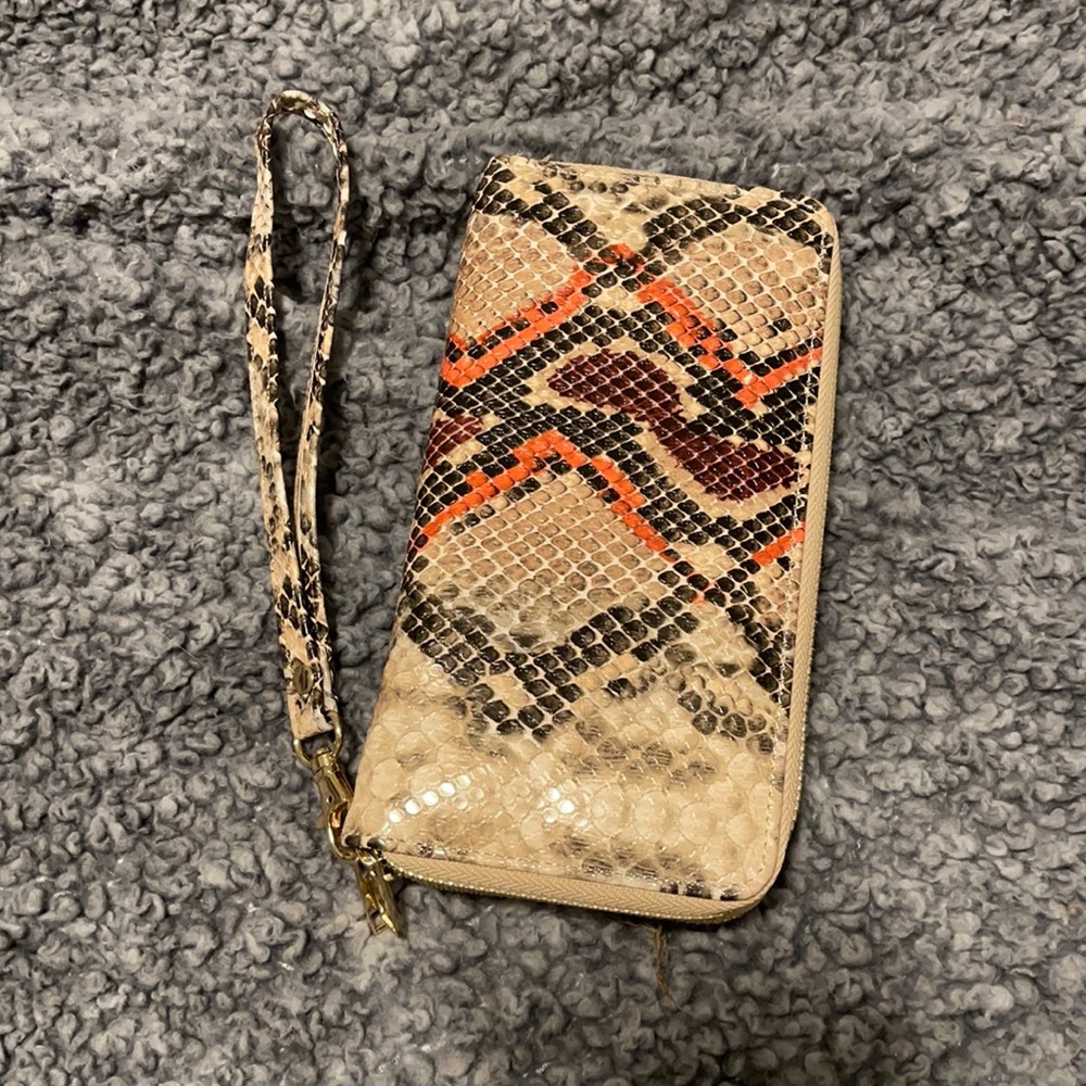Snakeprint Double Compartment wristlet wallet